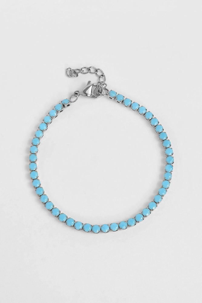 Turquoise beaded bracelet on a white background